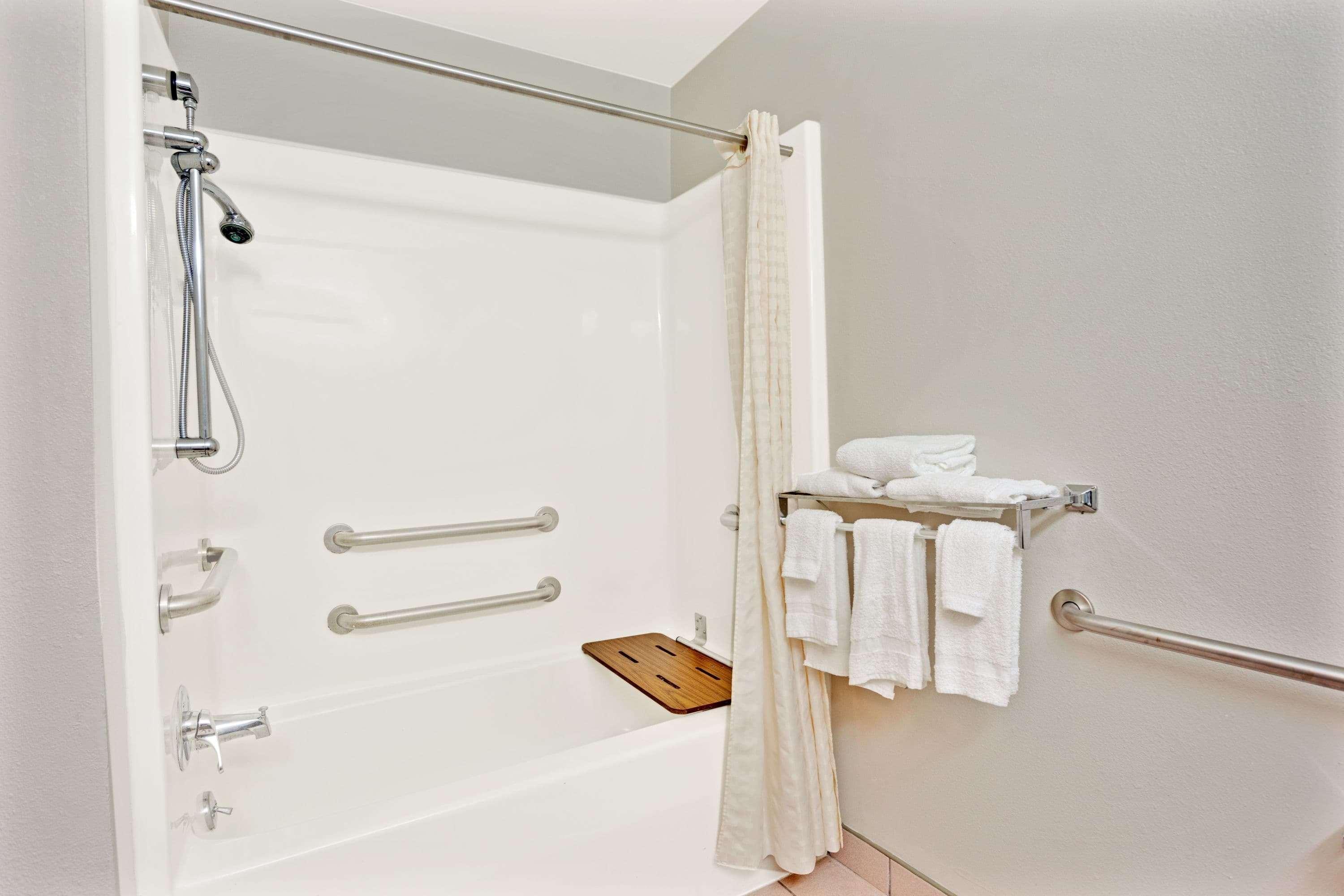 Microtel Inn & Suites By Wyndham Detroit Roseville Buitenkant foto